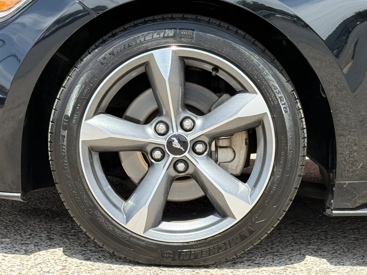 Used 2016 Ford Mustang Coupe RWD image 27