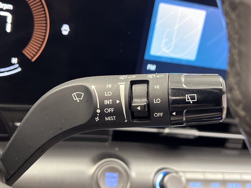 Used 2025 Hyundai Kona SEL FWD image 46