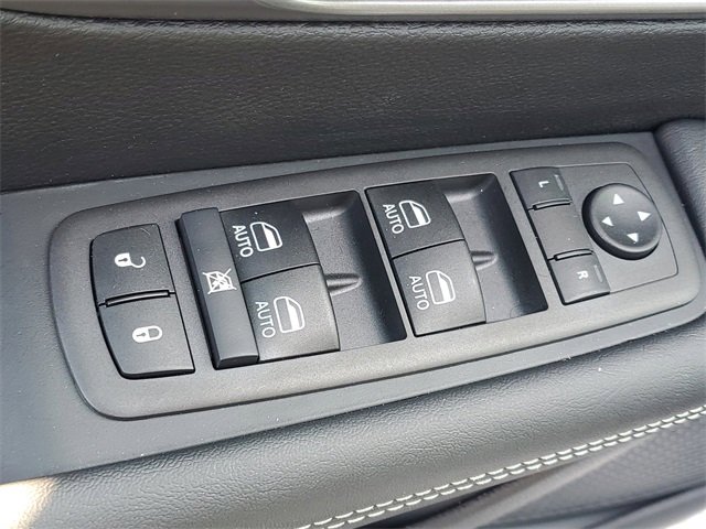 New 2026 Chrysler Pacifica Select image 17