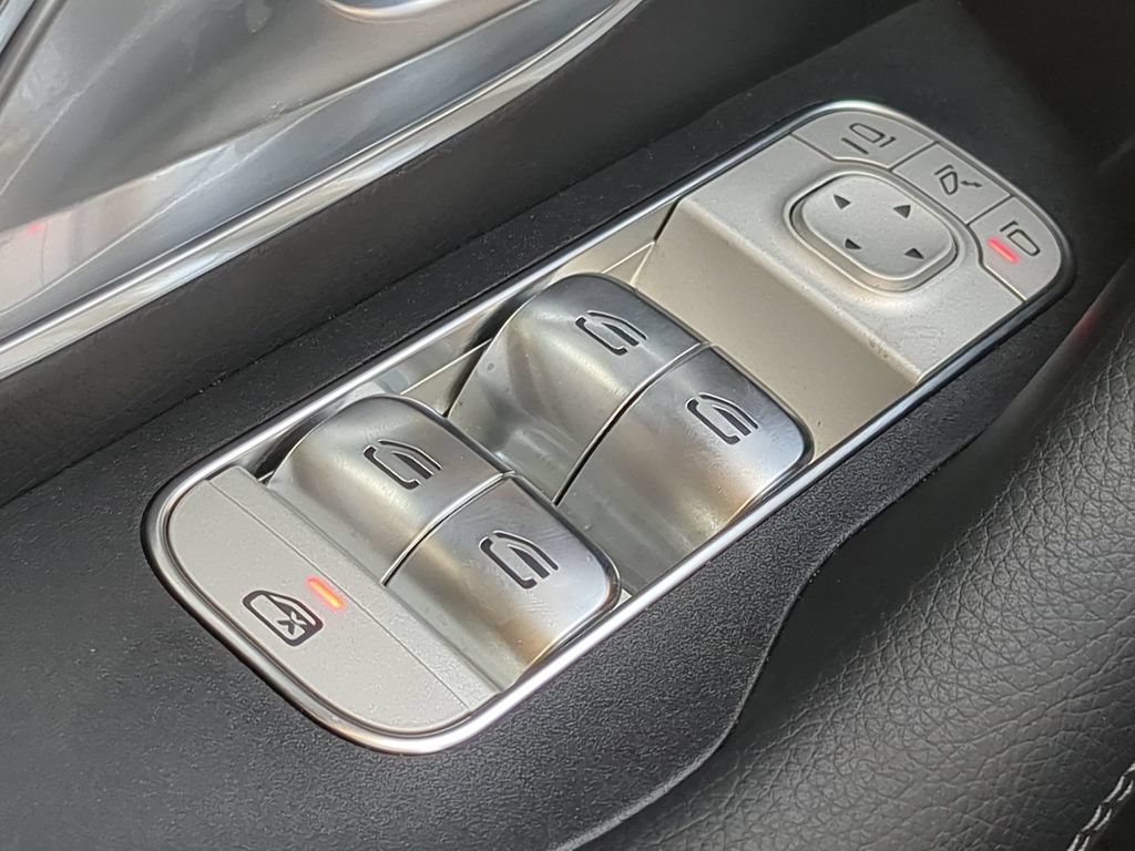 Used 2025 Mercedes-Benz GLE 350 4MATIC image 11