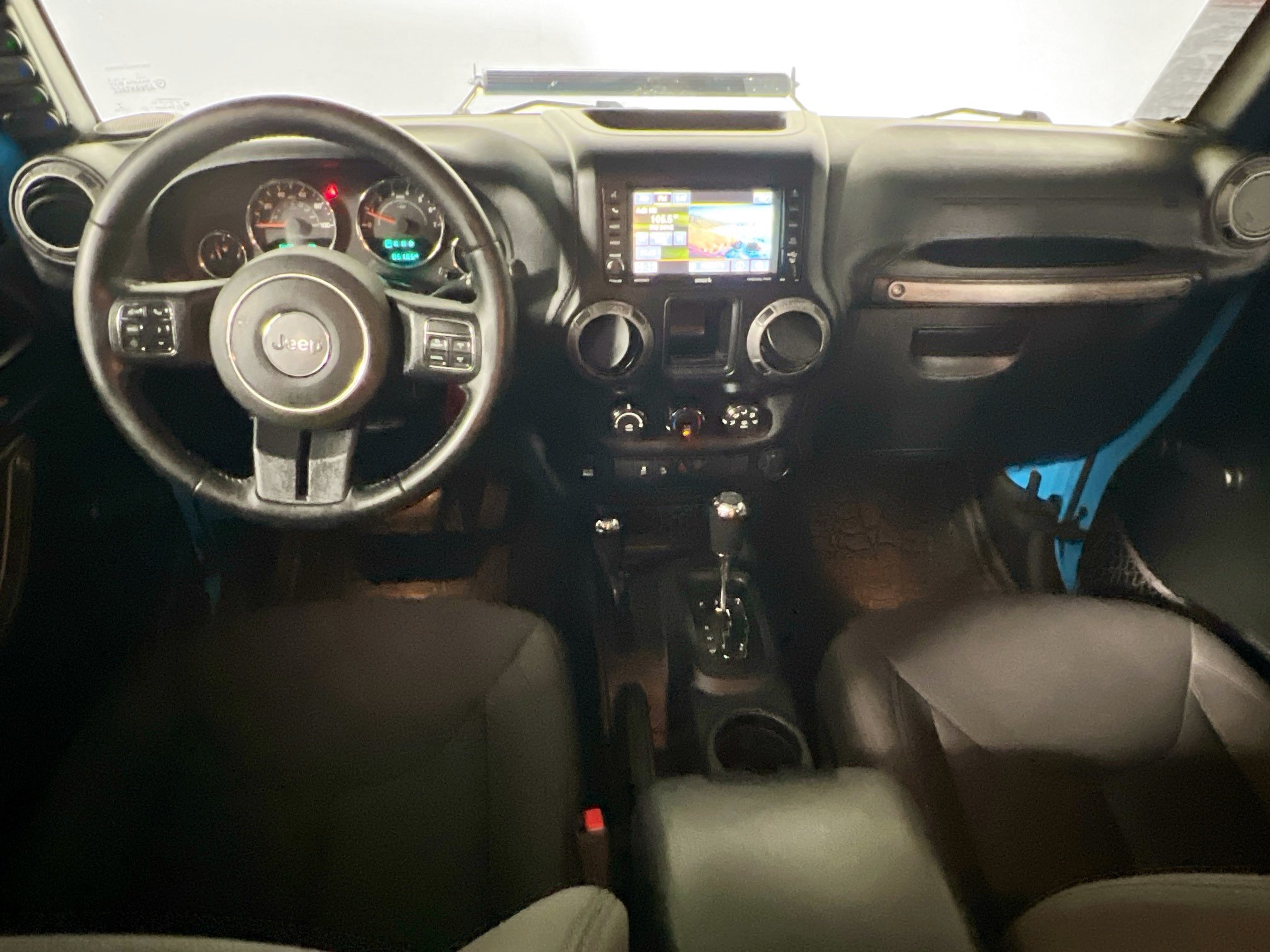 Used 2017 Jeep Wrangler Unlimited Sport w/ Connectivity Group AWD/4WD image 29