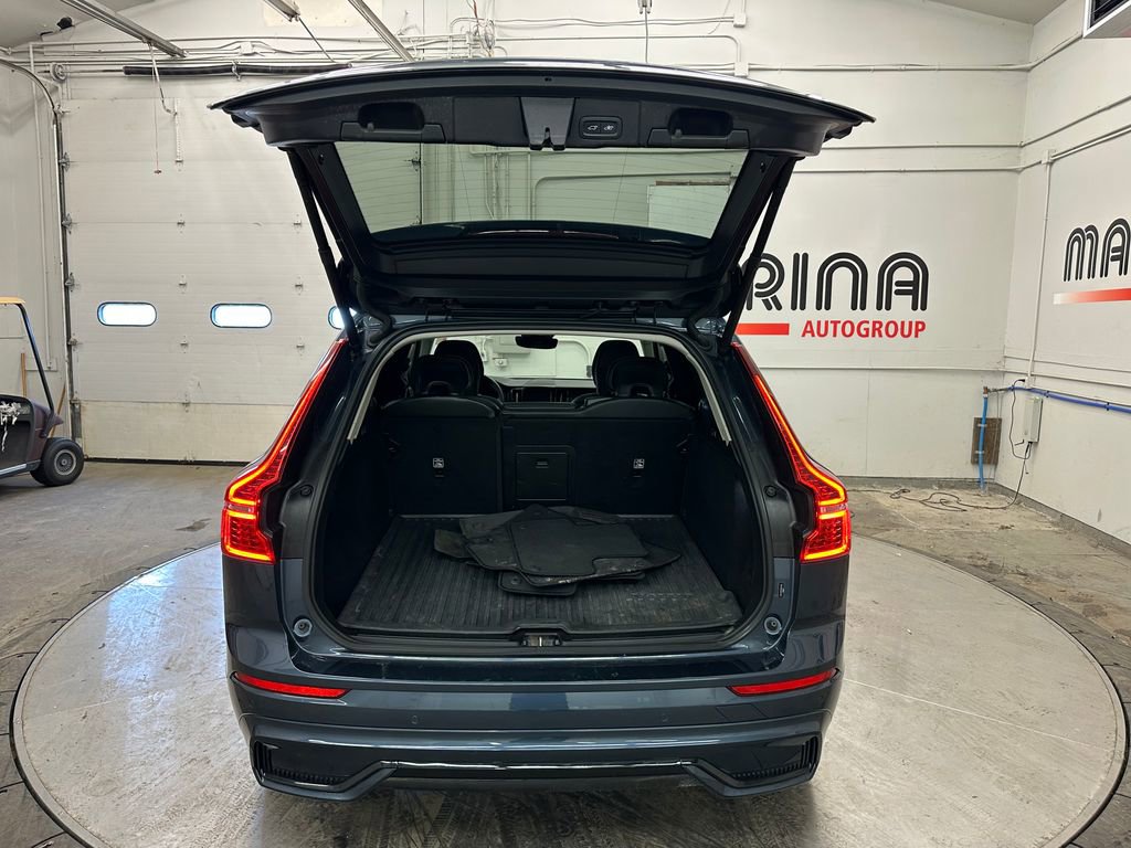 Used 2024 Volvo XC60 B5 Core image 18