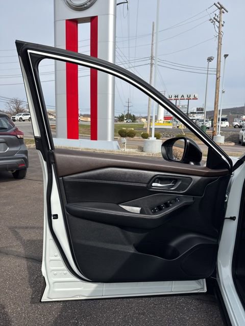 Certified 2023 Nissan Rogue SV w/ SV Premium B Package image 10