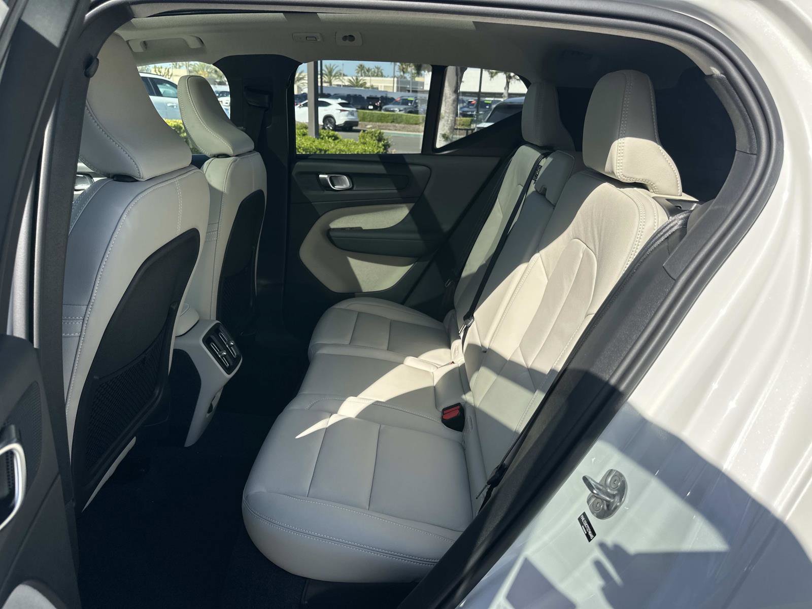 New 2026 Volvo XC40 B5 Plus w/ Protection Package Premier AWD/4WD image 17