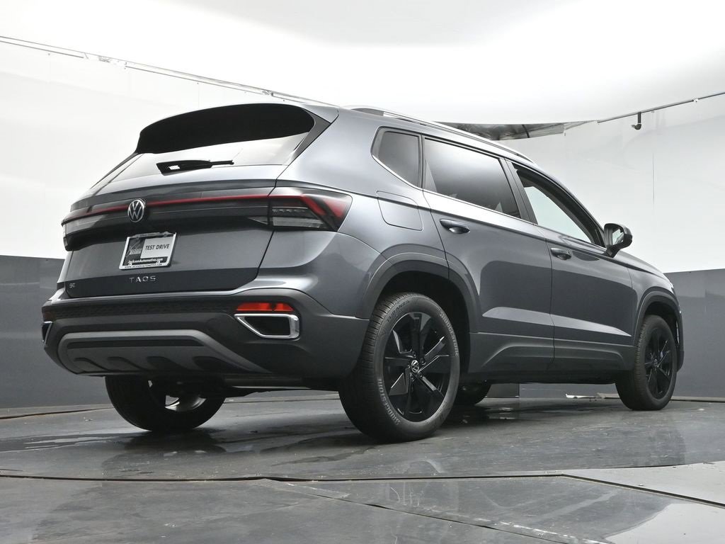 New 2025 Volkswagen Taos SE image 39