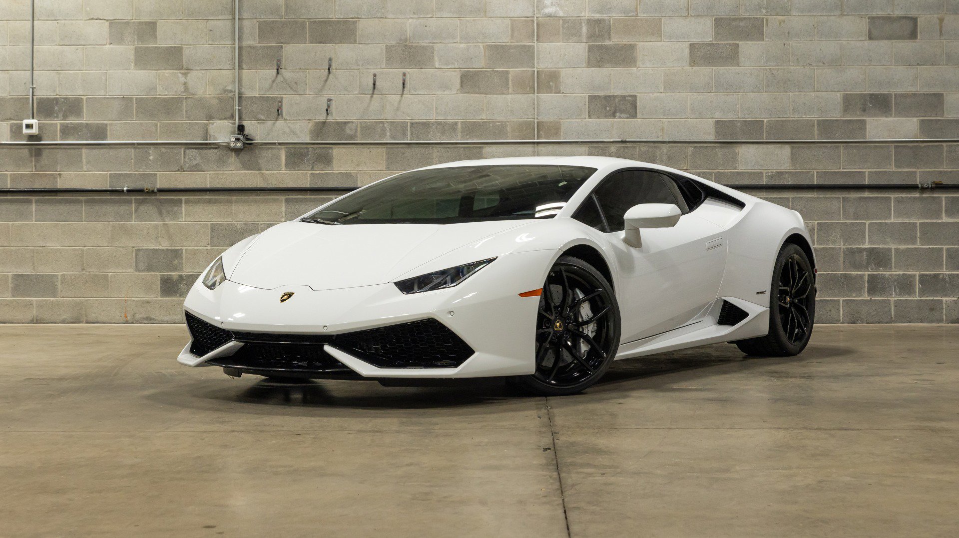 Used 2016 Lamborghini Huracan LP 610-4 image 3