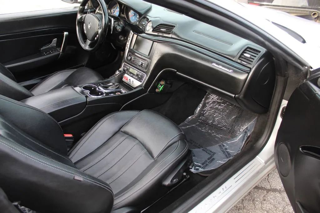 Used 2011 Maserati GranTurismo Convertible RWD image 35