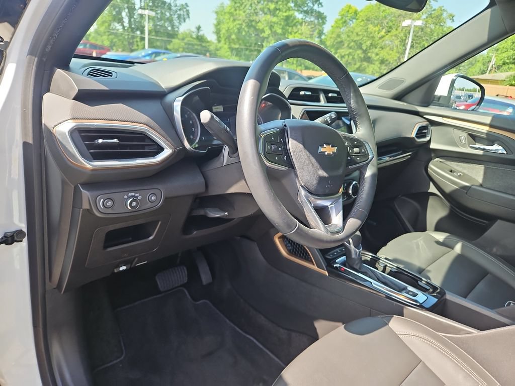 Used 2023 Chevrolet TrailBlazer ACTIV w/ Sun and Liftgate Package AWD/4WD image 22