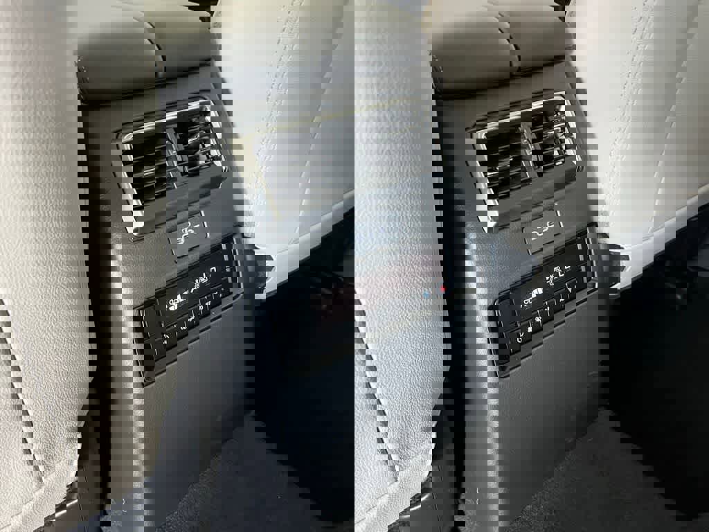 Used 2025 MAZDA CX-90 Plug-In Hybrid w/ Preferred image 18