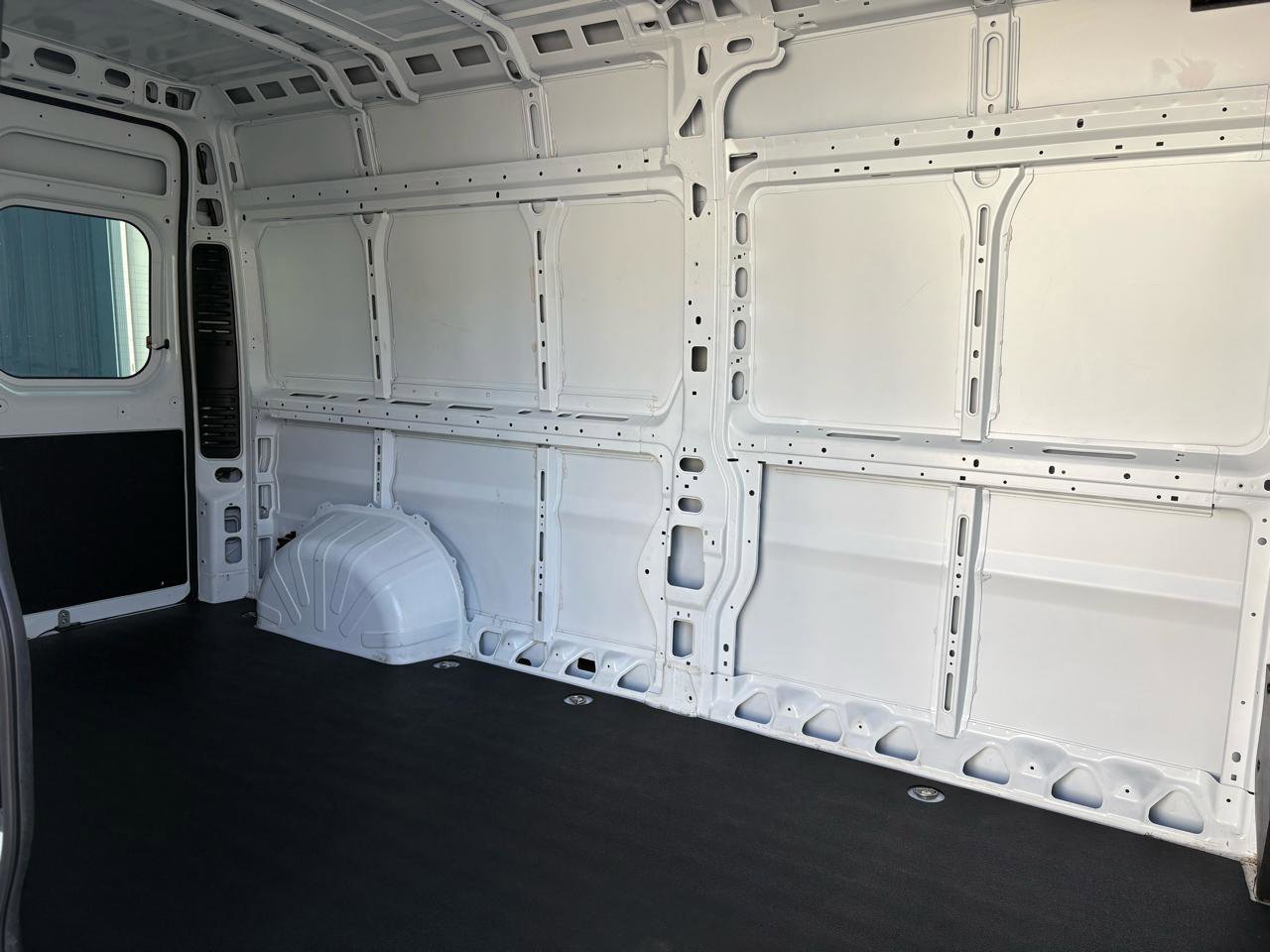 Used 2024 RAM ProMaster 2500 image 17