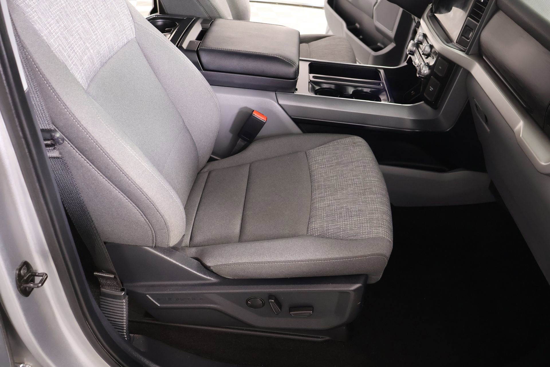 Used 2022 Ford F150 XLT w/ Equipment Group 302A High image 13