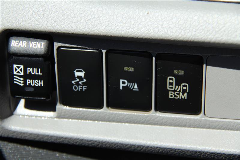 Used 2016 Toyota Sienna XLE w/ XLE Navigation Package FWD image 38
