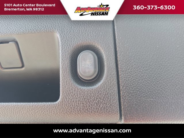 Used 2017 Cadillac Escalade Luxury AWD/4WD image 34
