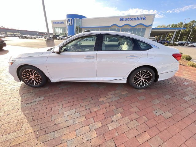 Used 2020 Honda Accord Touring image 28