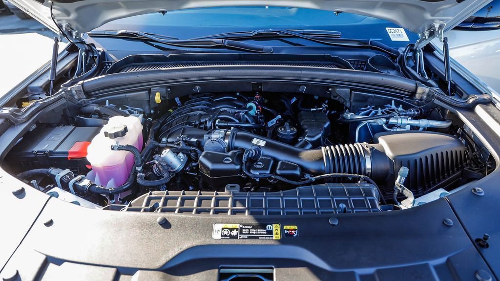 New 2025 Jeep Grand Cherokee Altitude image 28