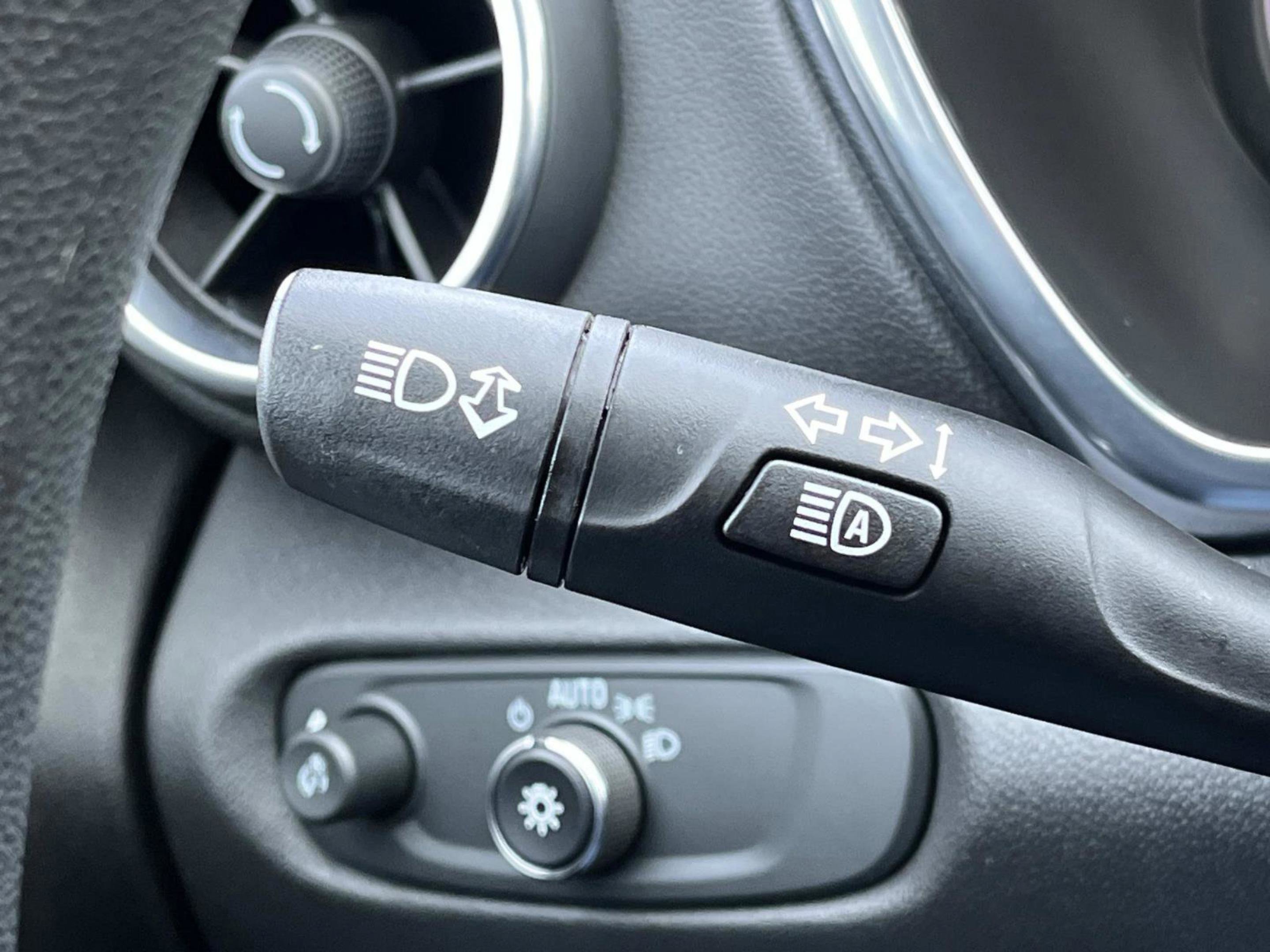 Used 2021 Chevrolet Blazer LT image 40