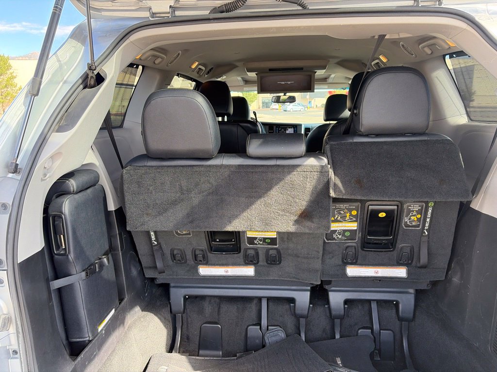 Used 2015 Toyota Sienna SE Premium FWD image 36