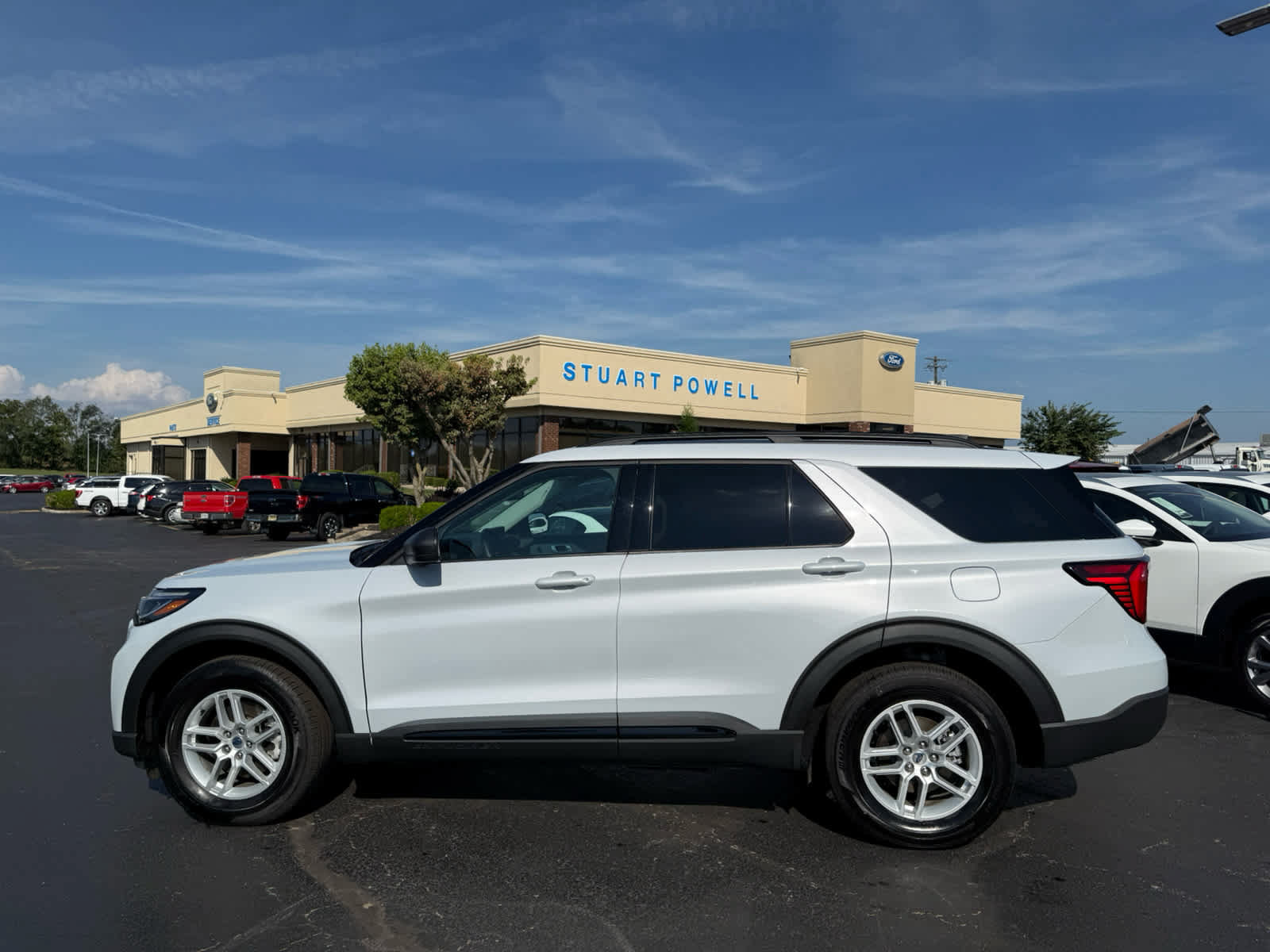 Used 2026 Ford Explorer Active AWD/4WD image 26