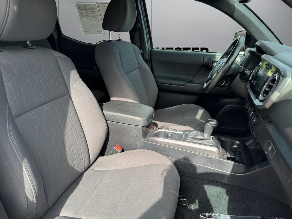 Certified 2019 Toyota Tacoma TRD Off-Road AWD/4WD image 17