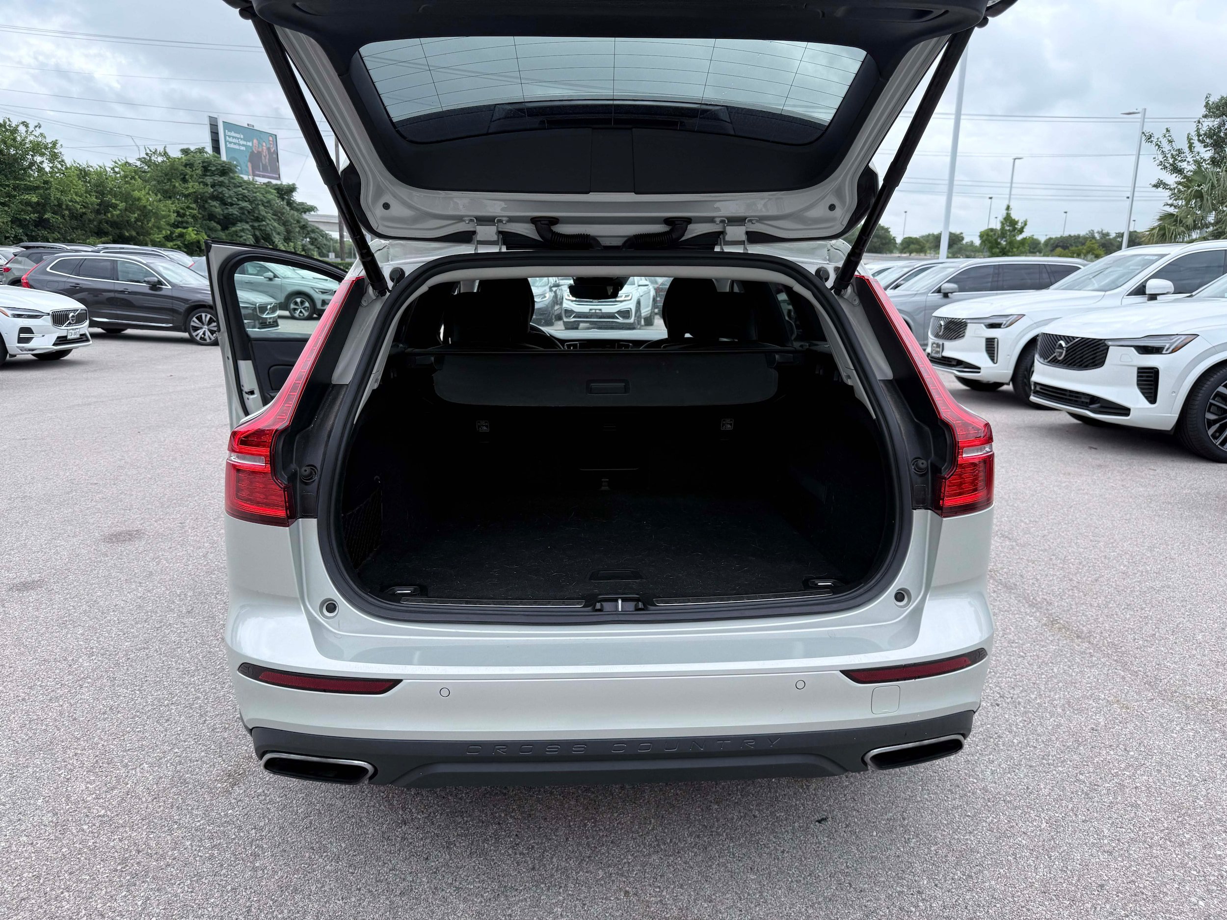 Used 2020 Volvo V60 T5 Cross Country AWD/4WD image 20