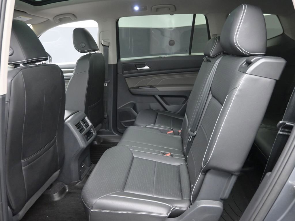 Used 2023 Volkswagen Atlas SE w/ Panoramic Sunroof Package image 11
