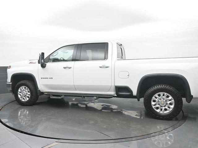 Used 2025 Chevrolet Silverado 2500 LTZ w/ LTZ Premium Package AWD/4WD image 3