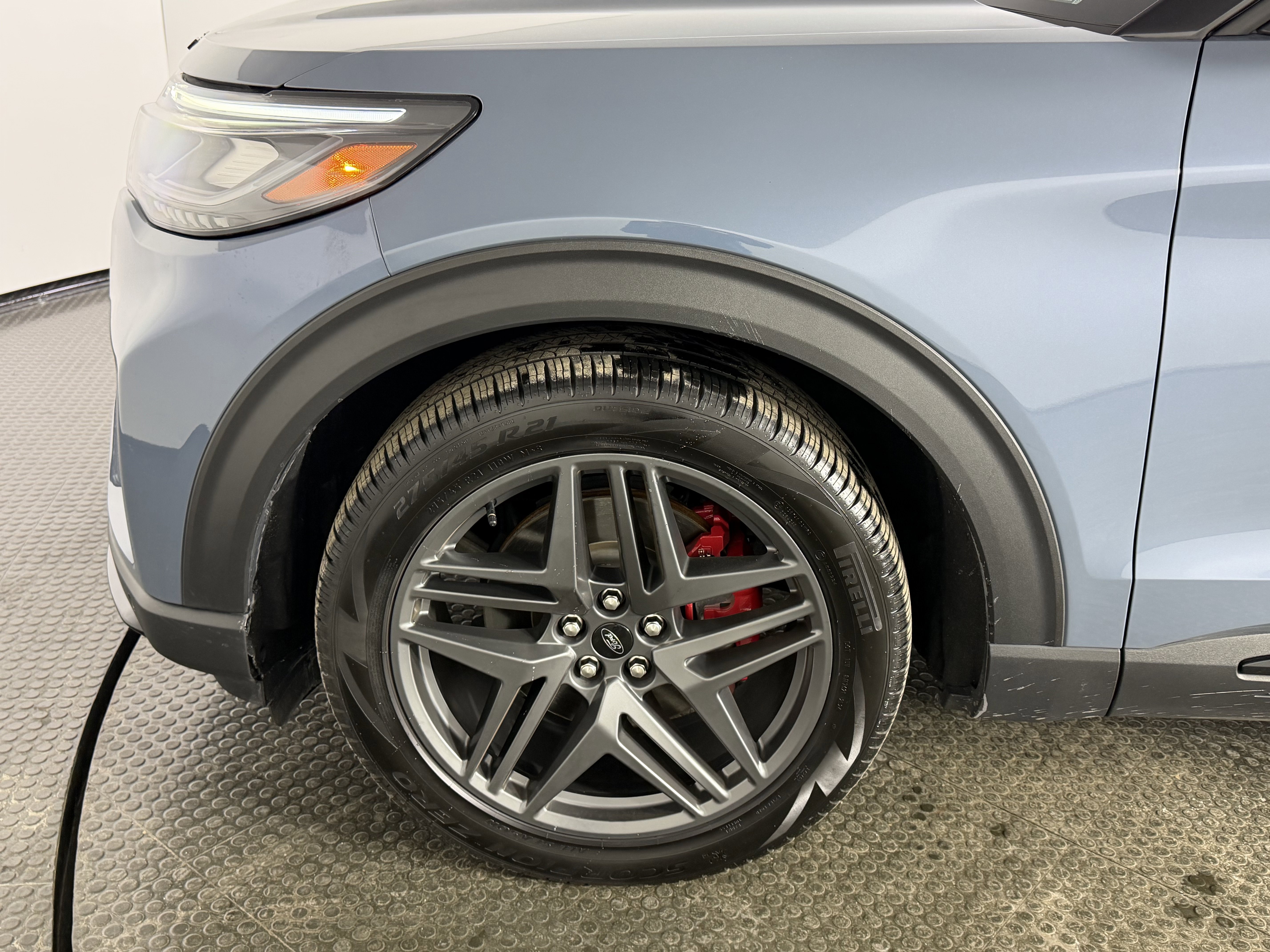 Used 2025 Ford Explorer ST image 7