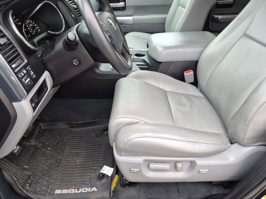 Used 2020 Toyota Sequoia Limited w/ Safety & Convenience Package RWD image 33