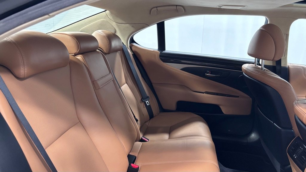 Used 2015 Lexus LS 460 L image 25