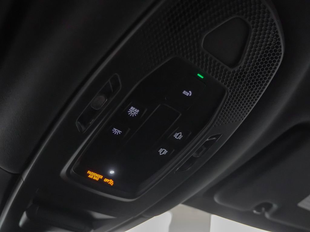 Certified 2025 Porsche Cayenne Coupe image 28