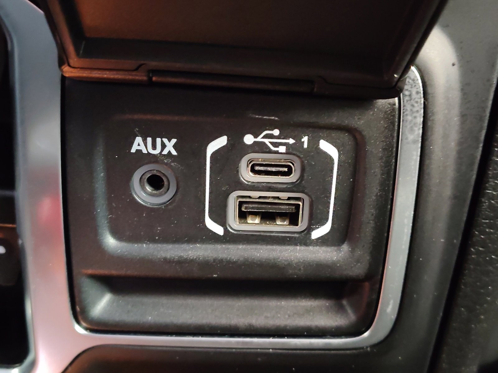 Used 2024 Jeep Gladiator Sport image 23