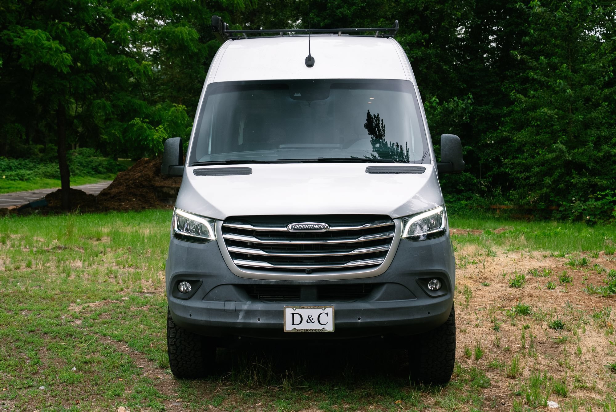 Used 2020 Freightliner Sprinter 2500 AWD/4WD image 2