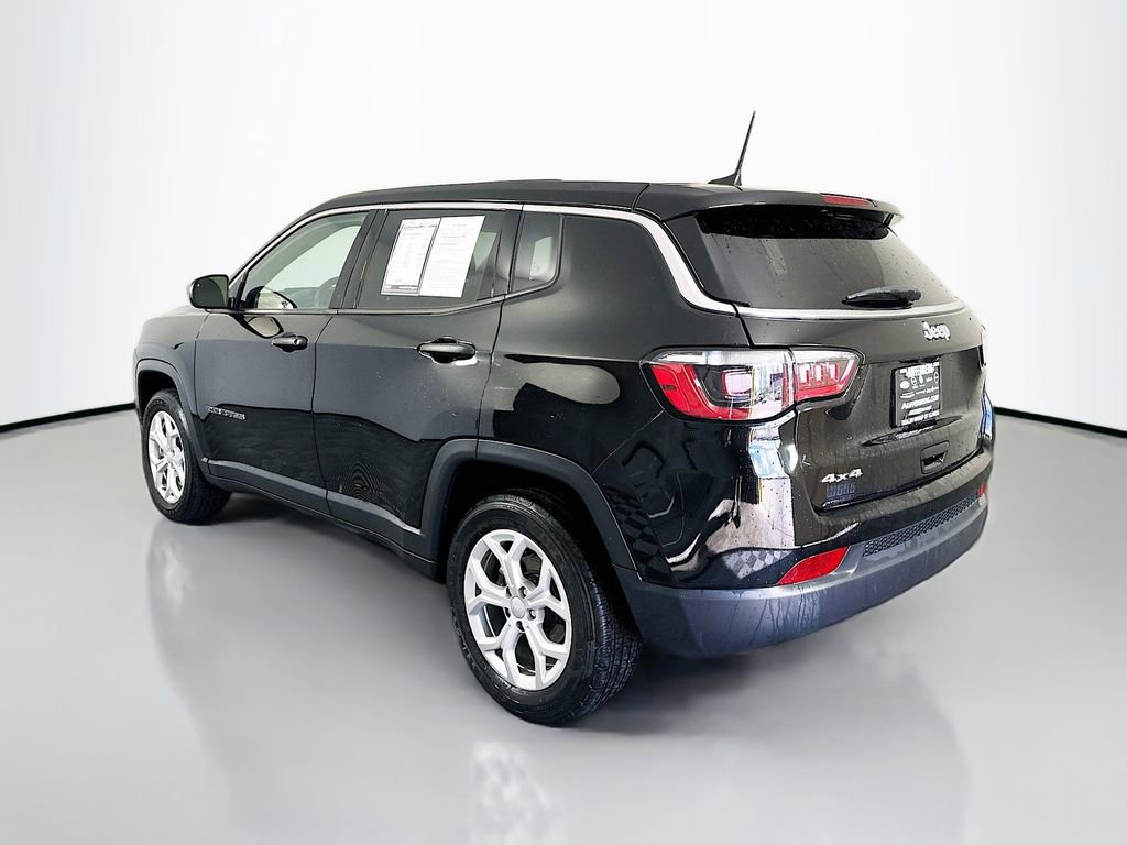 Used 2024 Jeep Compass Sport image 5