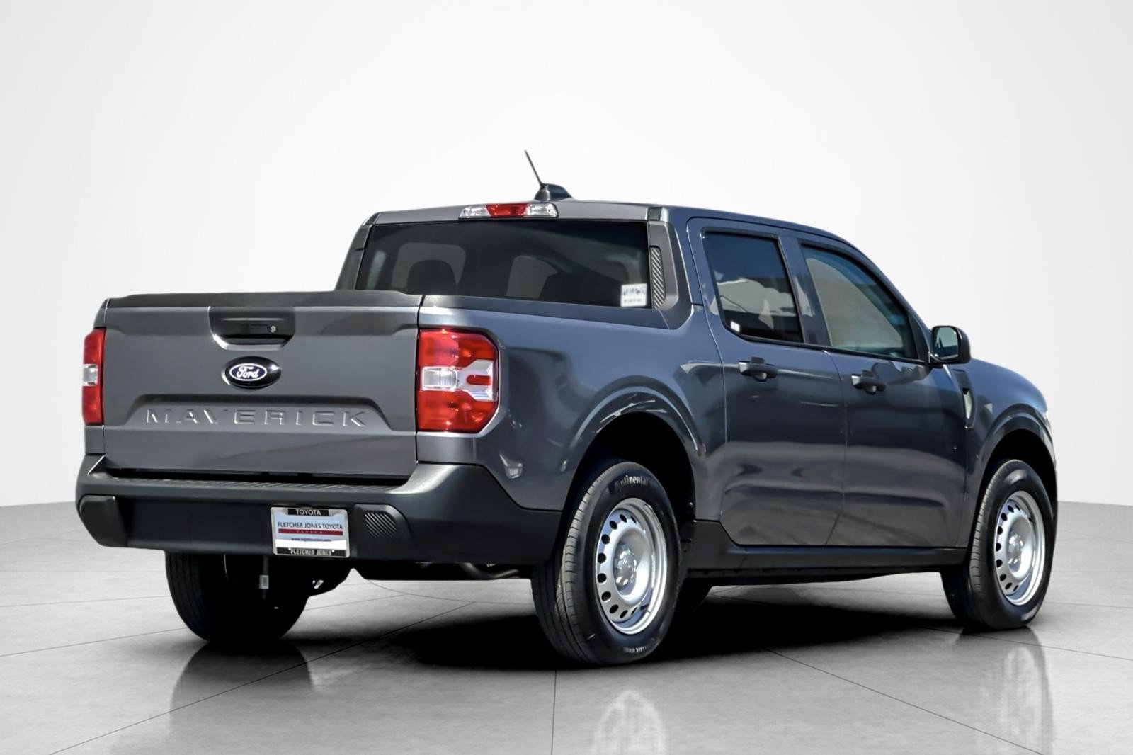 Used 2025 Ford Maverick XL FWD image 5