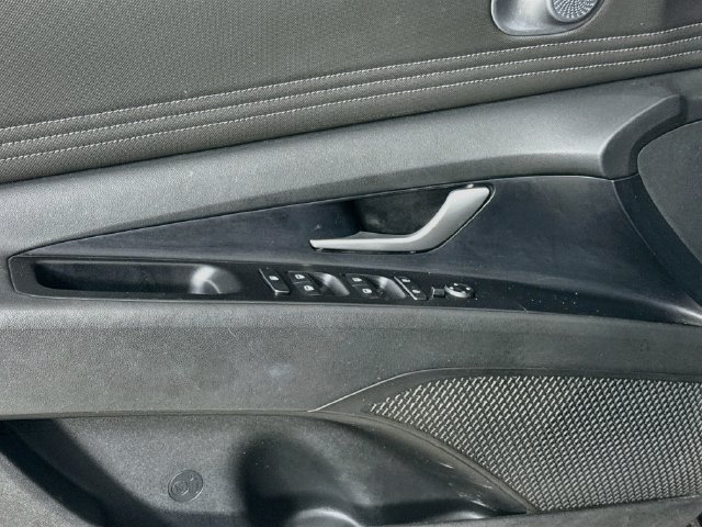 Used 2021 Hyundai Elantra Limited w/ Cargo Package FWD image 23
