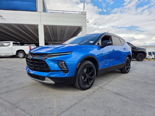 Certified 2025 Chevrolet Blazer LT w/ Sound & Technology Package FWD image 2