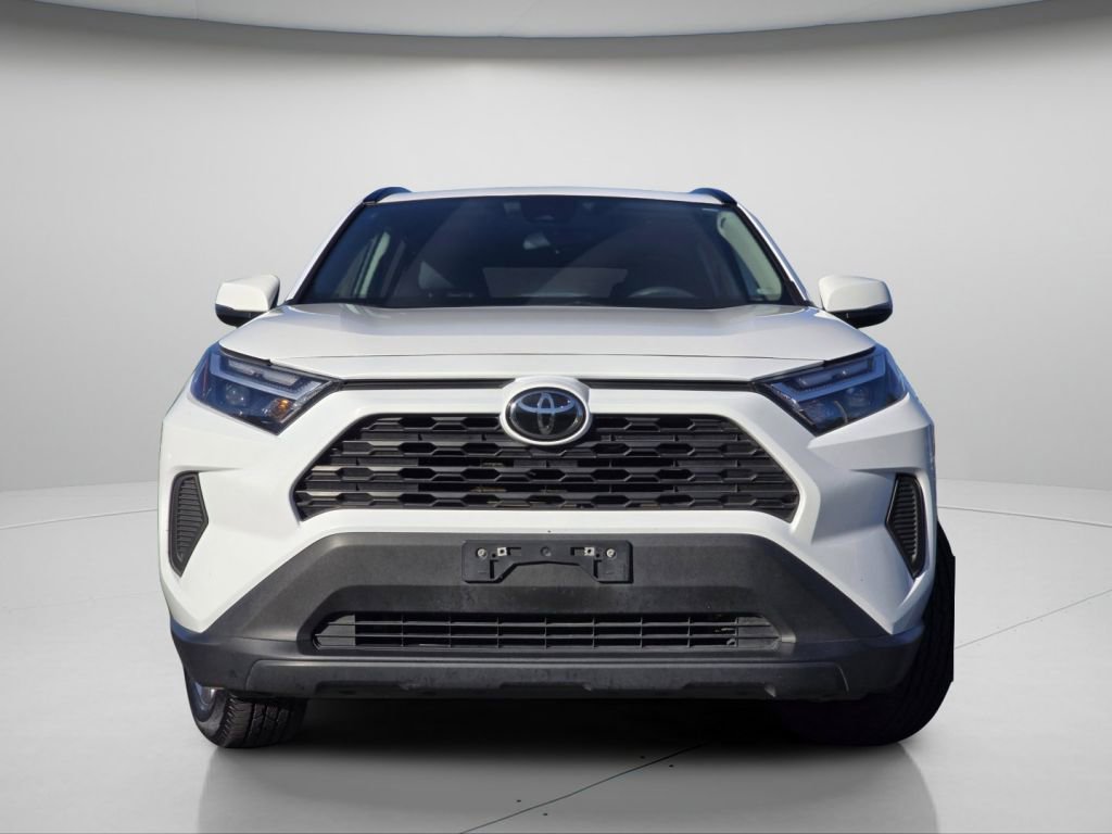 Used 2024 Toyota RAV4 XLE AWD/4WD image 3