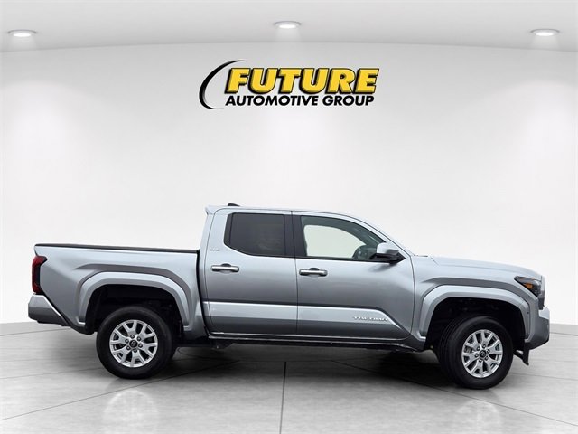 Certified 2024 Toyota Tacoma SR5 image 4