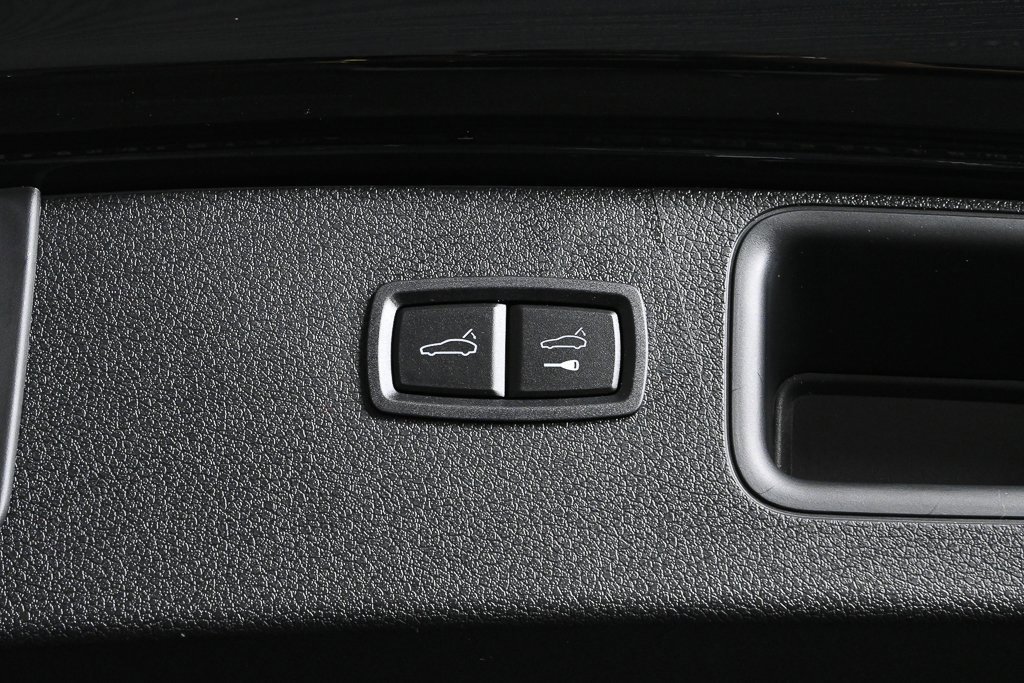 New 2026 Porsche Macan image 33