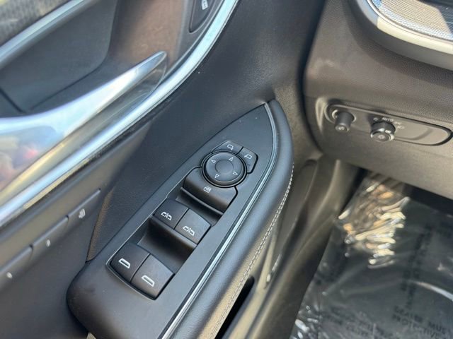 Used 2021 Buick Envision Essence w/ Technology Package I AWD/4WD image 28