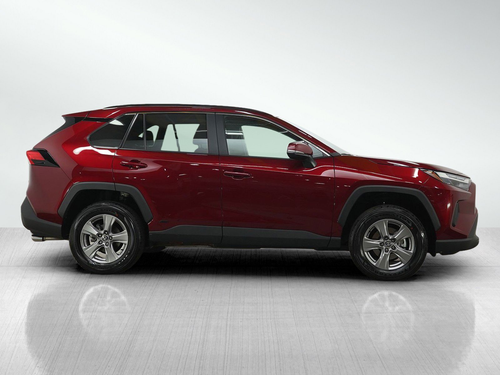 Used 2025 Toyota RAV4 XLE w/ Convenience Package AWD/4WD image 6
