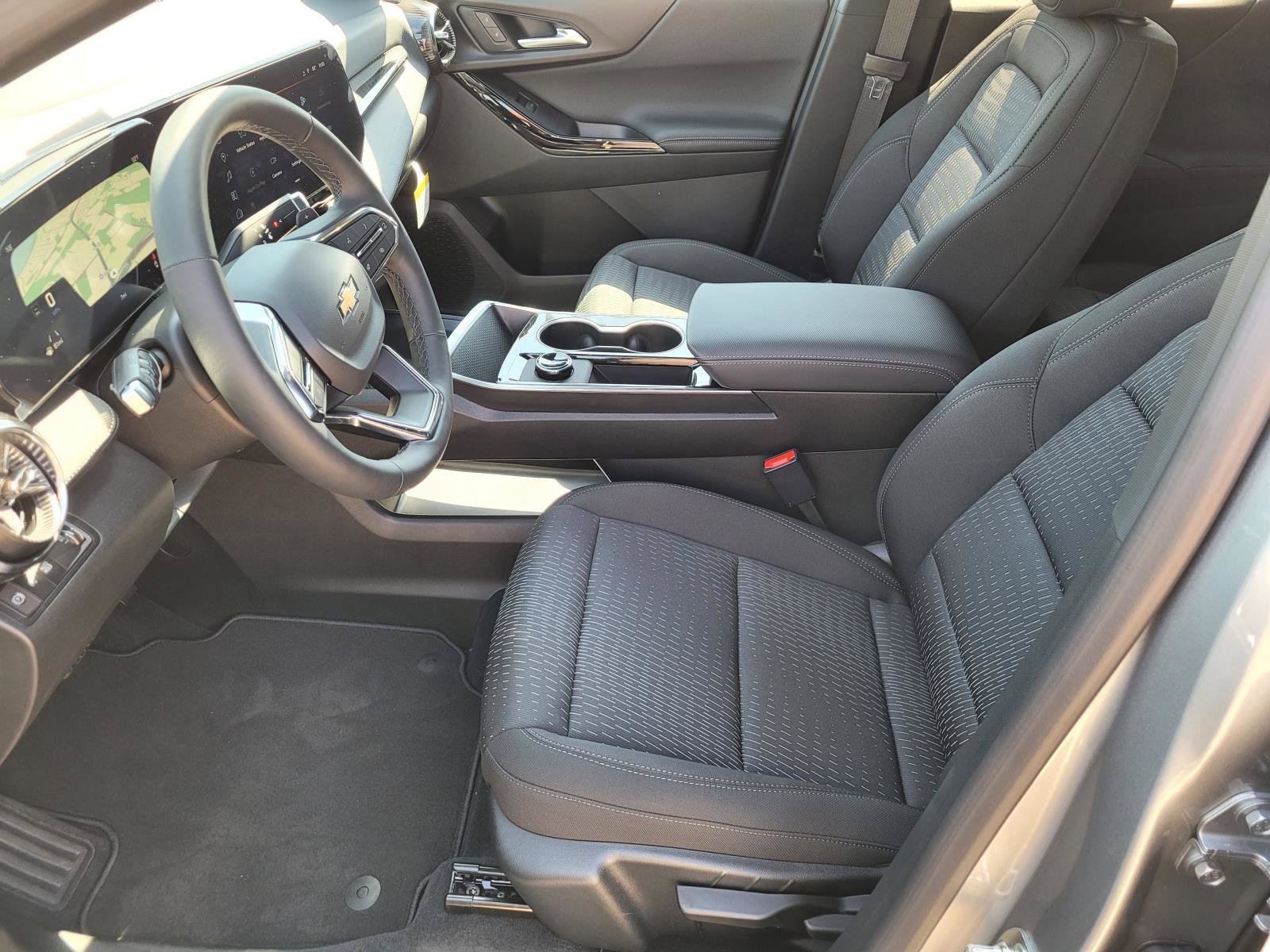 New 2027 Chevrolet Equinox LT w/ Safety and Technology Package FWD image 15