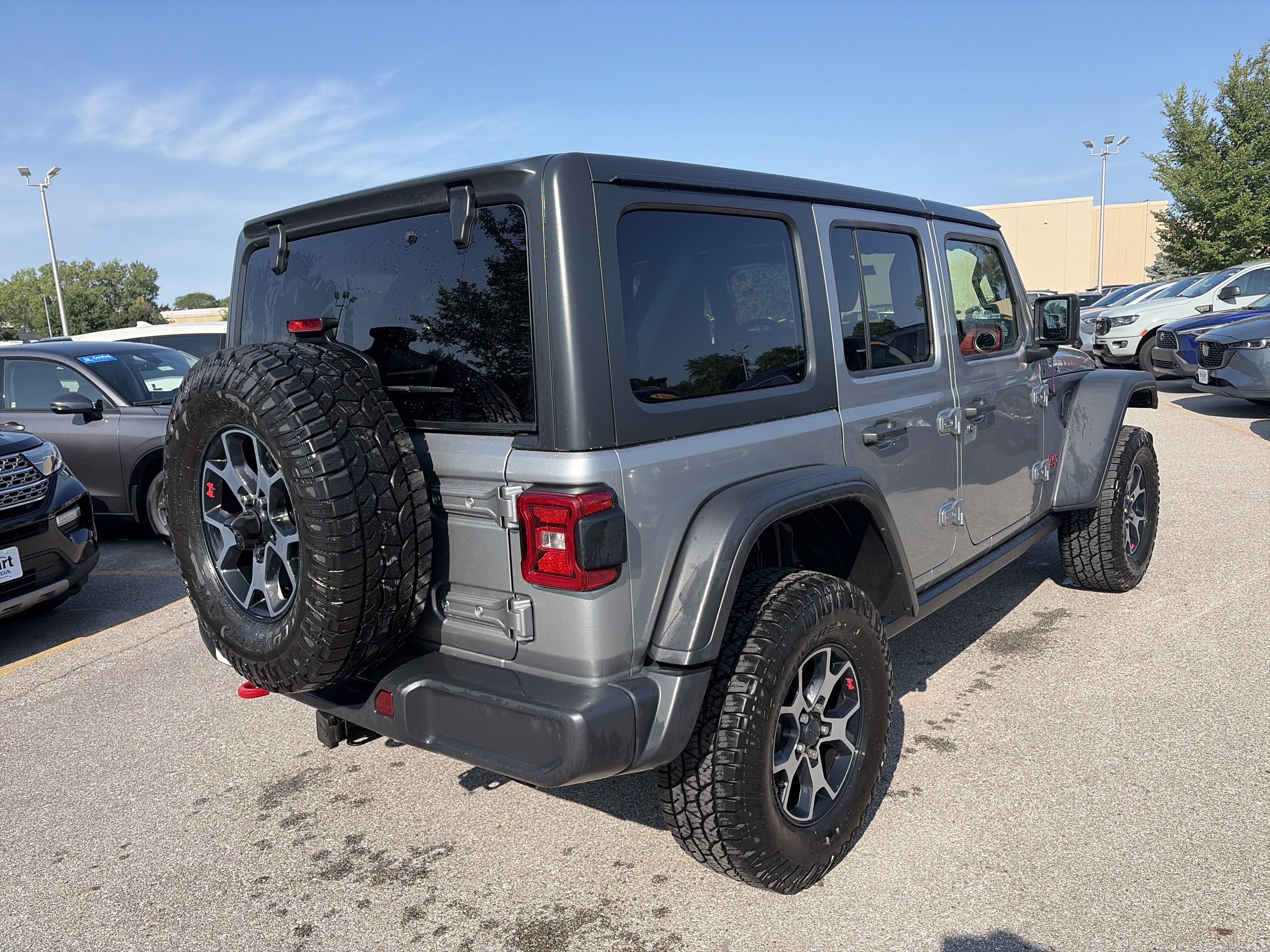 Used 2019 Jeep Wrangler Unlimited Rubicon w/ LED Lighting Group AWD/4WD image 5