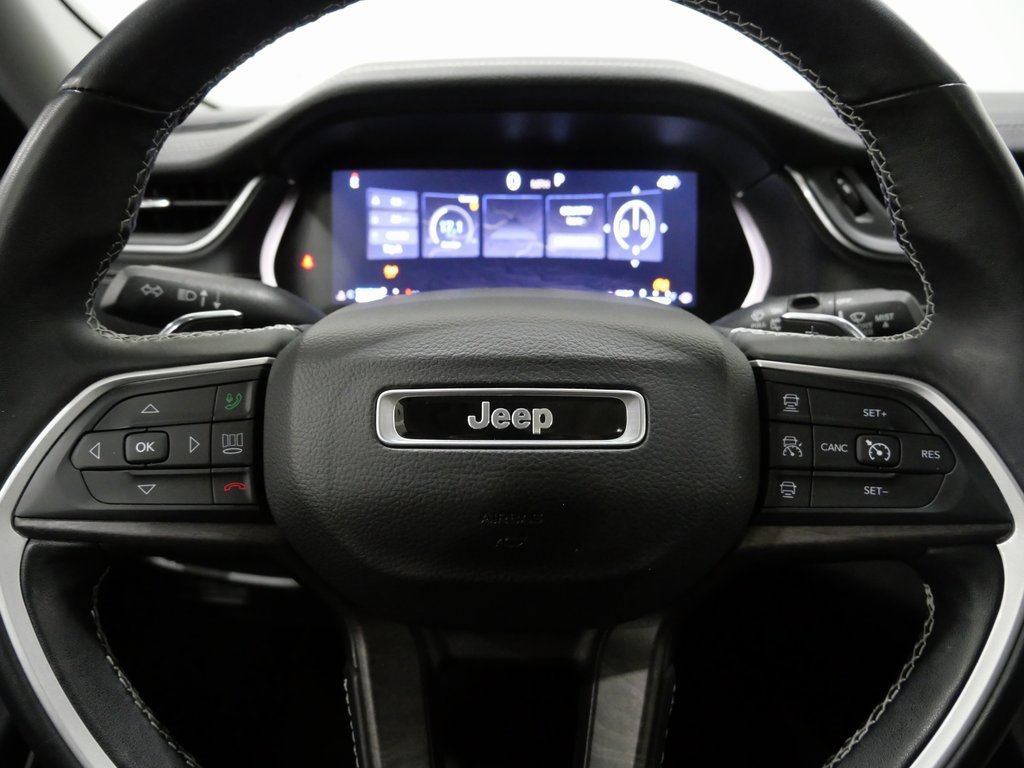 Used 2022 Jeep Grand Cherokee L Limited image 17