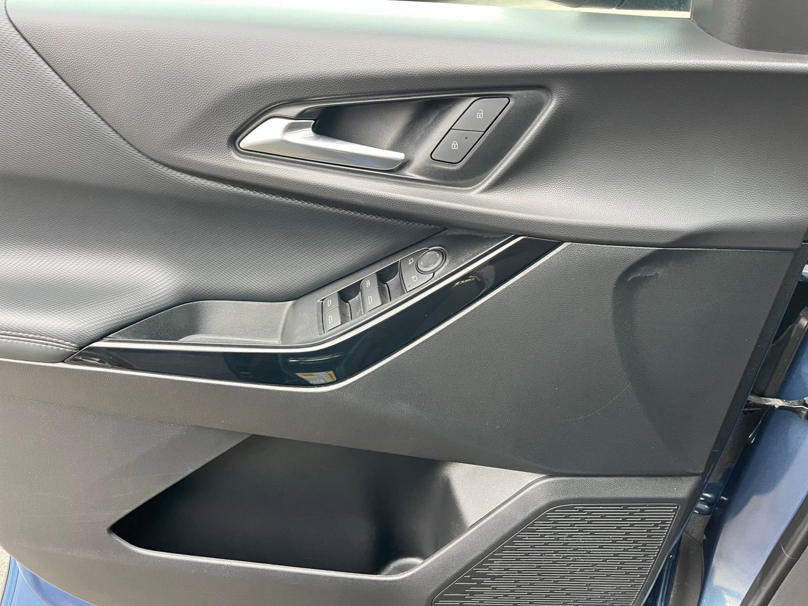 Used 2025 Chevrolet Equinox LT image 20