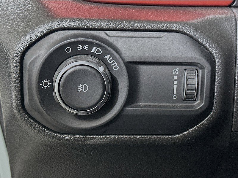 Used 2023 Jeep Wrangler Rubicon w/ Cold Weather Group AWD/4WD image 10