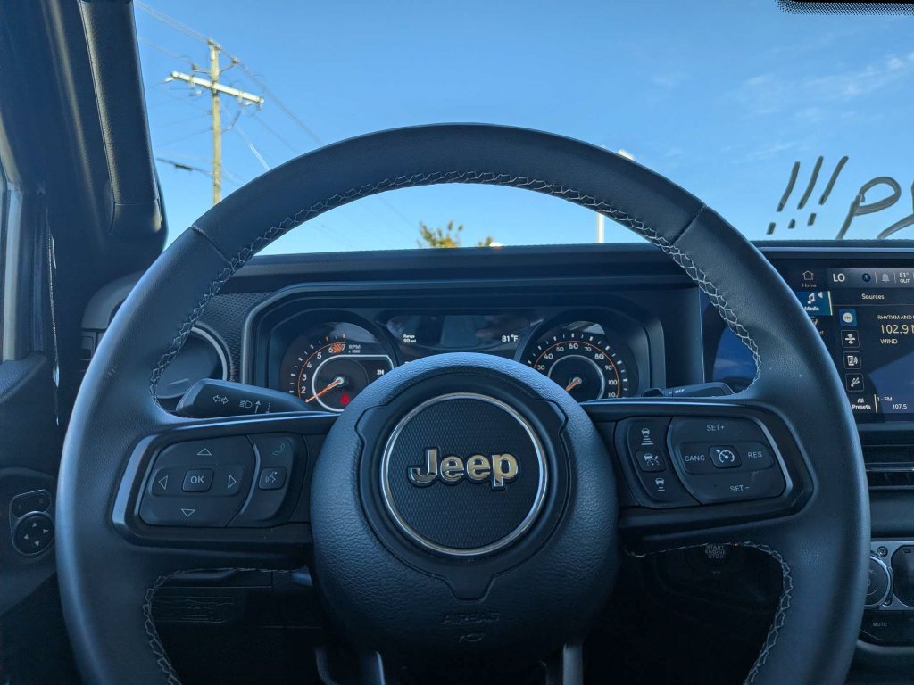 Used 2025 Jeep Wrangler Unlimited Rubicon AWD/4WD image 25