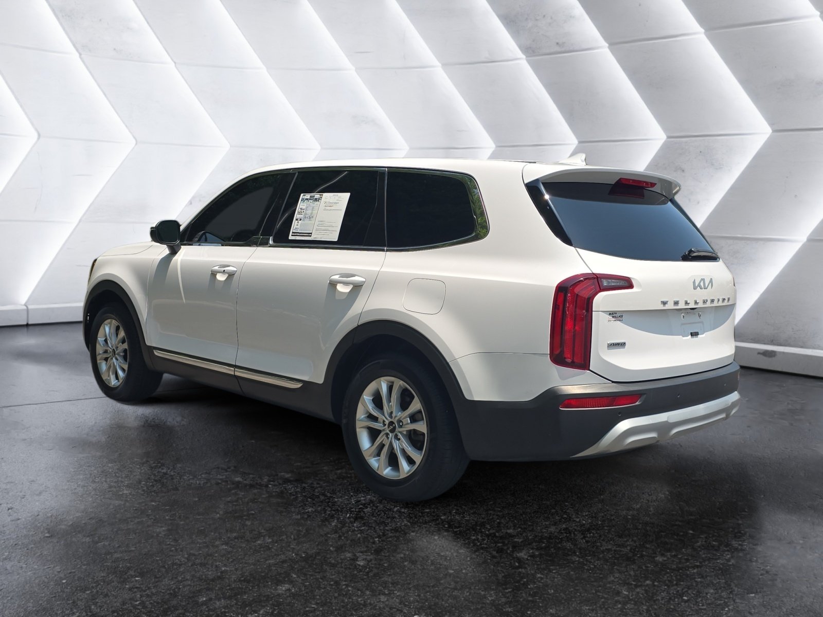 Used 2022 Kia Telluride LX AWD/4WD image 3