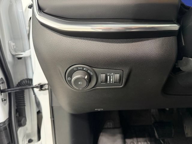 Used 2024 Jeep Compass Limited w/ High Altitude Package AWD/4WD image 11