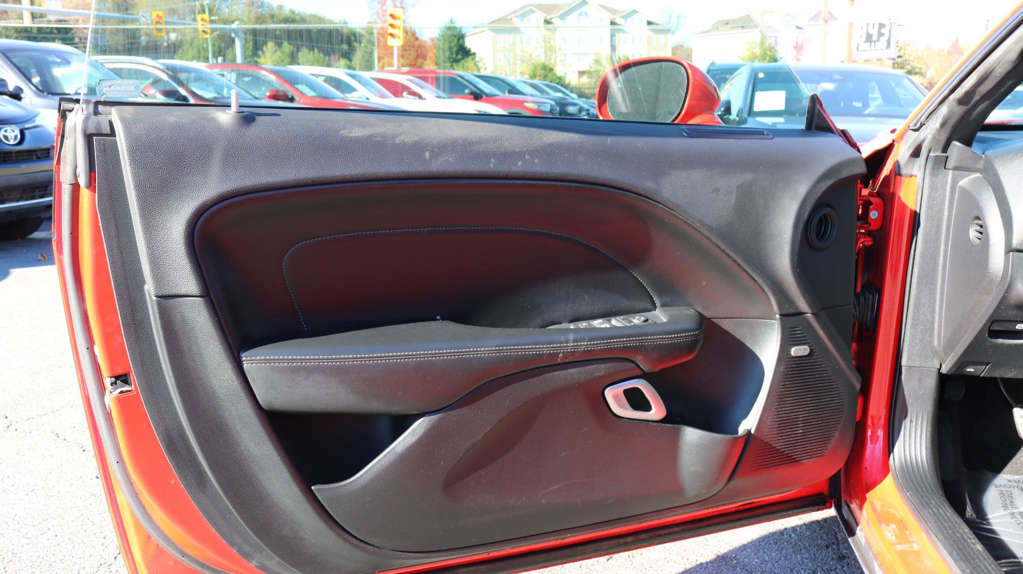 Used 2015 Dodge Challenger R/T Scat Pack w/ Scat Pack Appearance Package RWD image 9